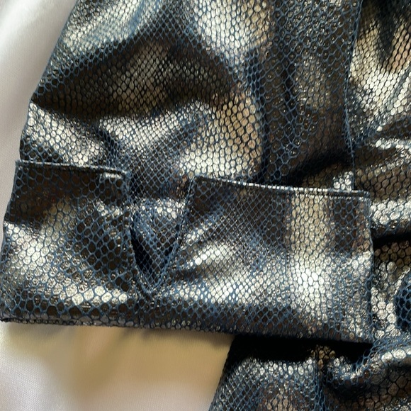 MISHCA Shimmer Reptile Print Tie Front Jacket Size Large - Picture 10 of 10